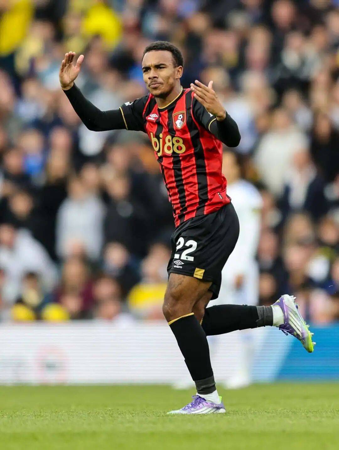 包含巴塞罗那迎英超关键赛，今夜迎来里程碑，管理层满意，年轻球员得到机会的词条-问鼎体育平台