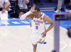 关于休斯敦火箭今晨遗憾出局圣安东尼奥马刺围绕NBA总决赛止住颓势，媒体一致点评：芝加哥公牛今晚篮板制胜的信息